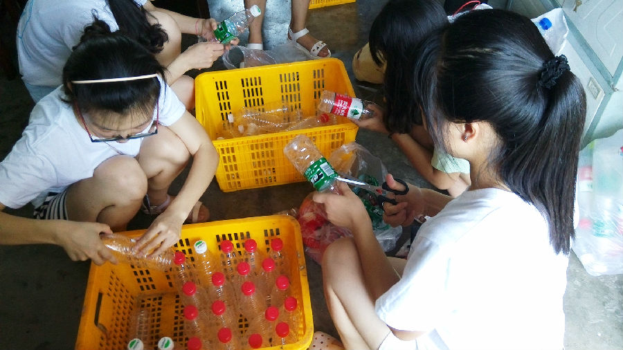 为取水用的塑料瓶贴签